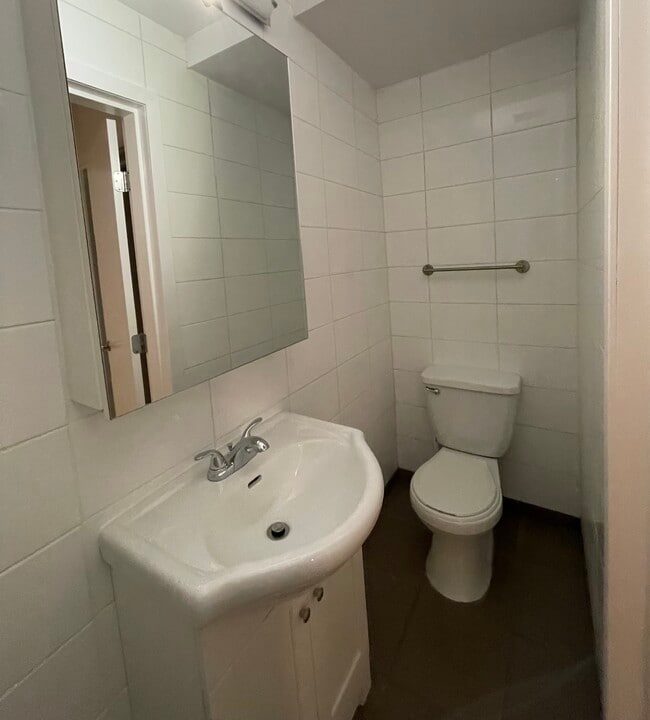 Stunning 2 Bedroom/1 Bath in beautiful Seymour Heights