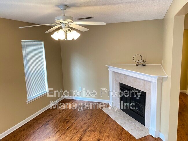 Photo - 7162 Charlton Way