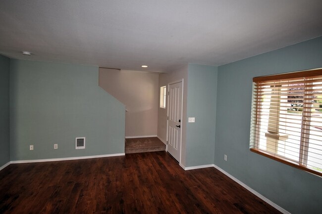 Photo - 8724 Stockholm Ln NE