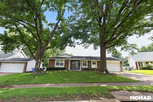 Building Photo - 1835 Ardmore Dr