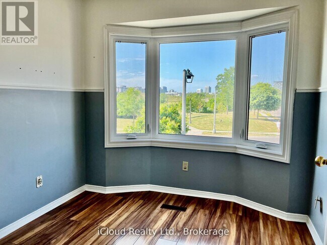 Photo - 40 Glenashton Dr