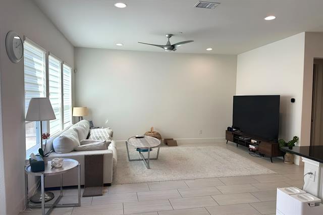 Photo - 1140 Peacock Blvd