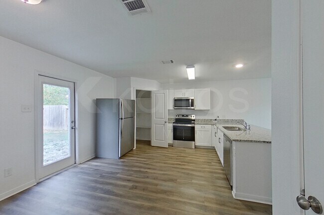 Photo - 15743 Del Norte Dr