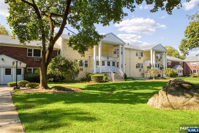 Building Photo - 132 Regency Park Unit 132 Rental