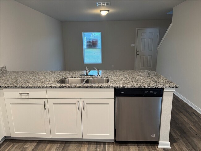 Photo - 15520 Taylorcrest Dr