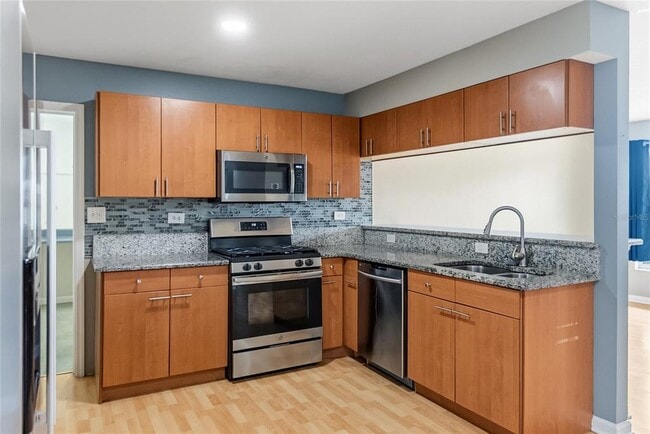 Photo - 6432 26th St W