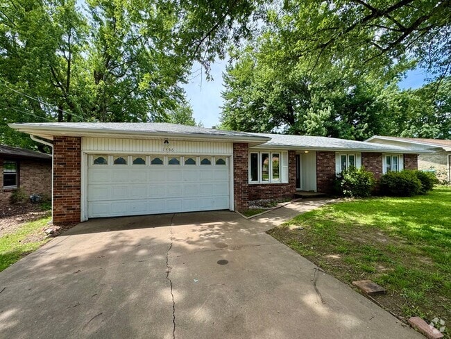 Building Photo - Beautiful  Home in Southeast Springfield