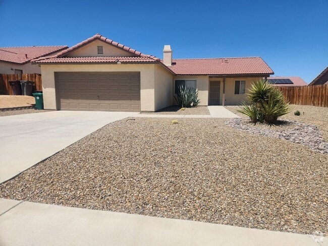 Building Photo - MUST SEE 3 Bedroom Home in the Desert Vist...