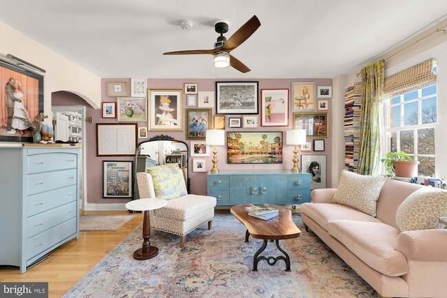 Photo - 2040 Belmont Rd NW Unidad 628