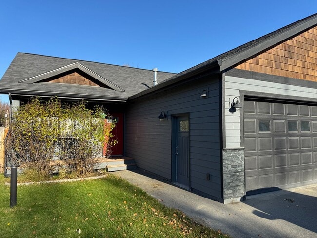 Building Photo - 741 Selina Ln Unit #1