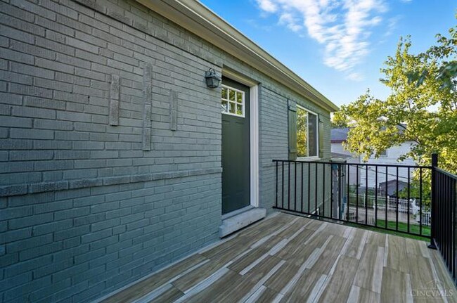 Photo - 5716 Hamilton Ave Unit Apt # 2