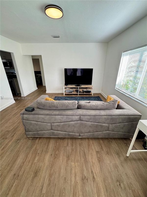 Photo - 1215 NE 109th St