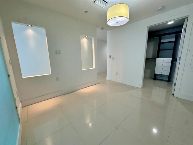 Photo - 2950 NE 188th St Unit 225