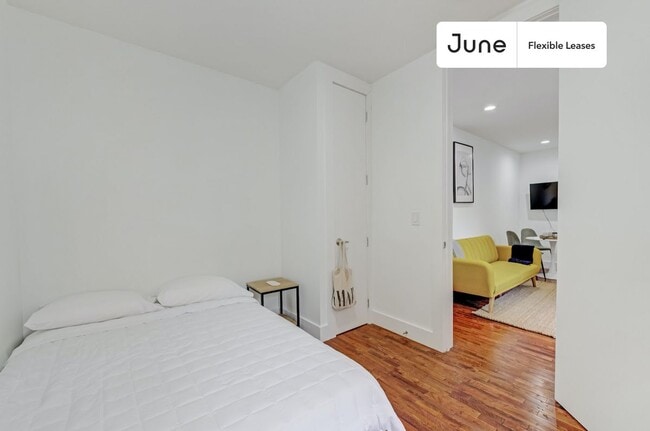 Building Photo - Stylish Private ROOM in Kensington