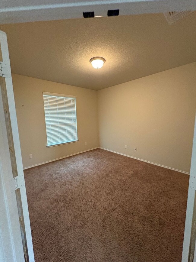 Photo - 4 bedroom home located in Yowell Ranch