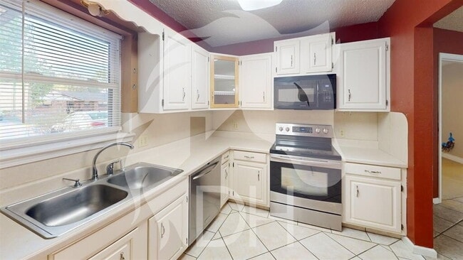 Photo - "Charming 3-Bed Home  in Woodward!"