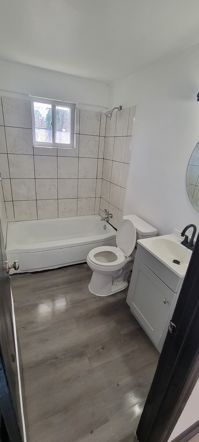 bathroom - 1207 Colfax St Apartments