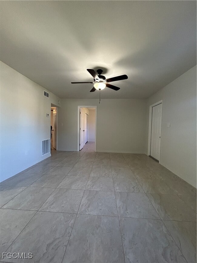 Photo - 3758 Lora St