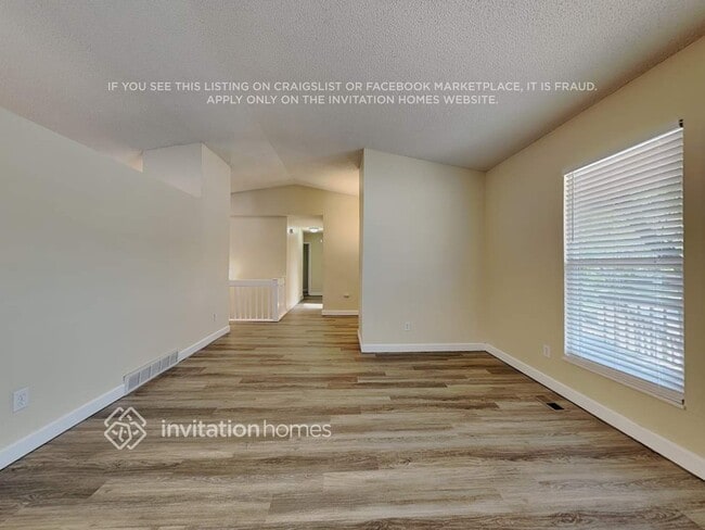 Photo - 1290 Hans Brinker Ln