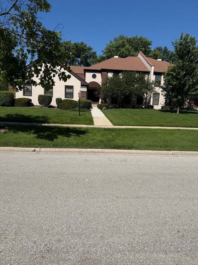 Photo - Recently Renovated 2 Bed 1 Bath in Naperville, Ready Now! Unit D