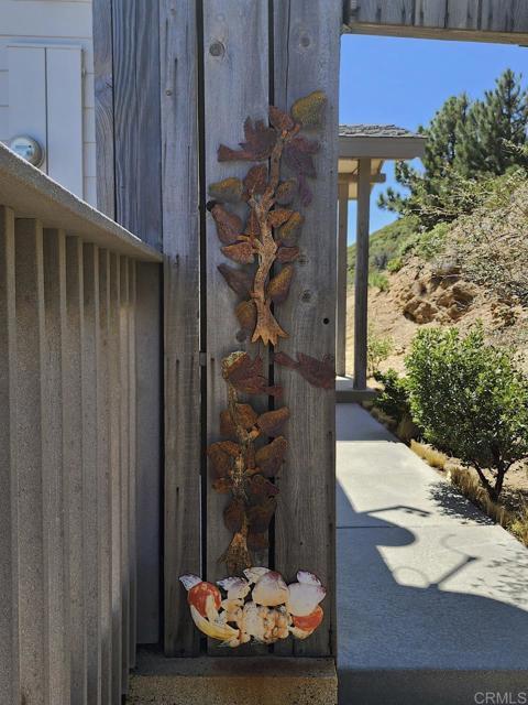 Photo - 461 Manzanita Dr