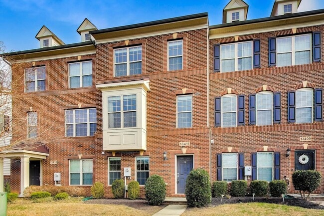 Building Photo - Beautiful Garage Townhouse in Poplar Run - Minutes to Glenmont METRO & I-200!