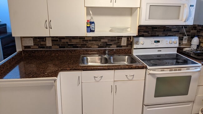 Building Photo - 821-821 St Matthews Ave Unit 3