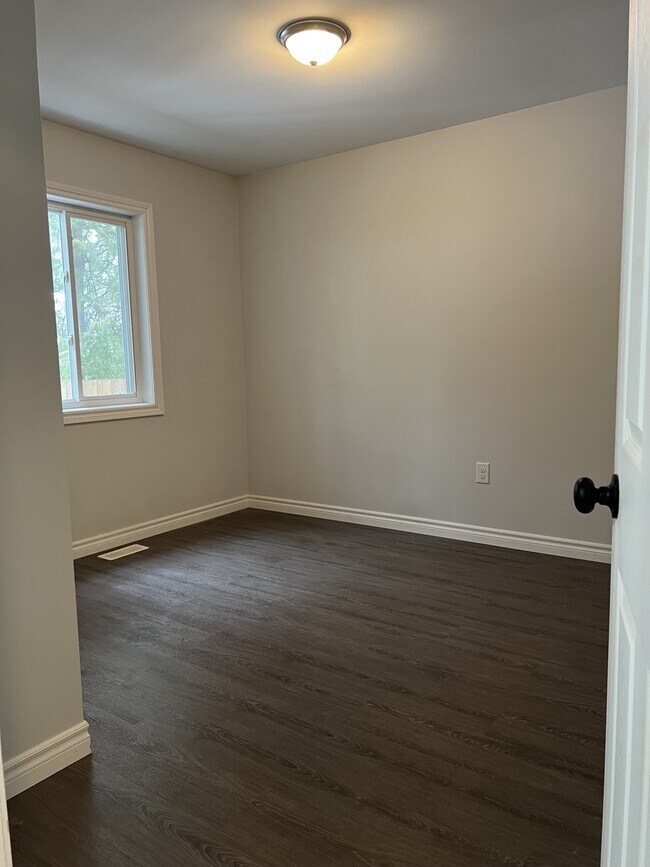 Photo - 304 Little Ave Unité d