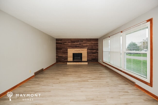 Photo - 572 6th St NW