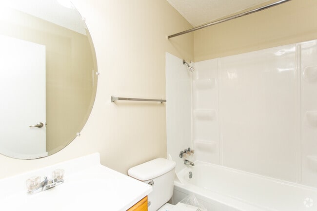 3BR, 1BA - 919 SF - Townhome B