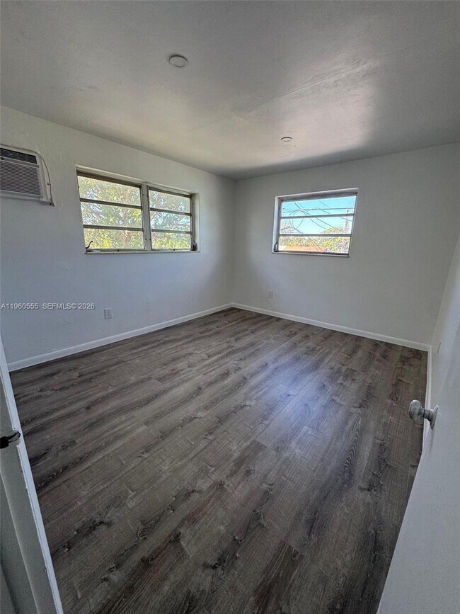 Photo - 6451 W Flagler St Unidad 11