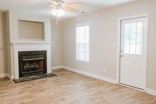 Photo - ***Coming Soon!!!!***Beautiful town home in Clayton