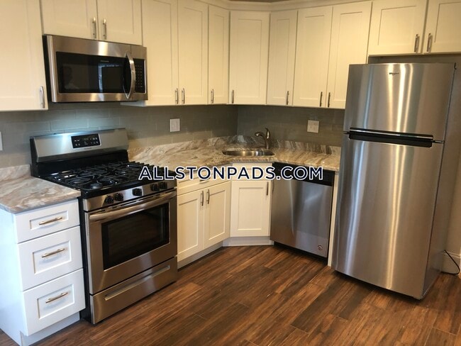 Building Photo - 22 Mansfield St Unit 2 Rental