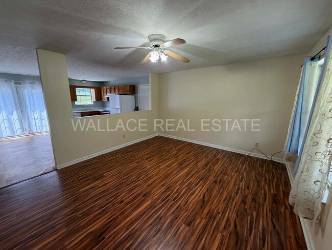 Photo - ALL ONE LEVEL IN CLINTON! 3 BDRM, 2 BATH WITH 2 CAR GARAGE!!