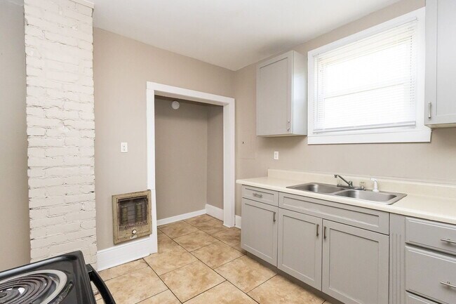 Photo - 457 Roanoke Ave