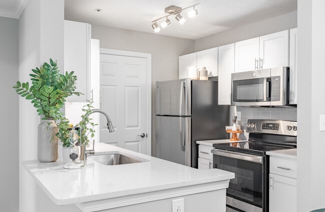 Building Photo - Arium Lenox Park