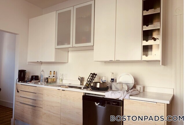 Photo - 158 Boston St Unidad 2