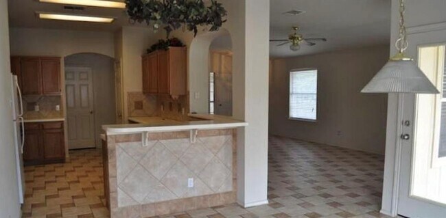 Photo - 1212 Knoll Ridge Dr