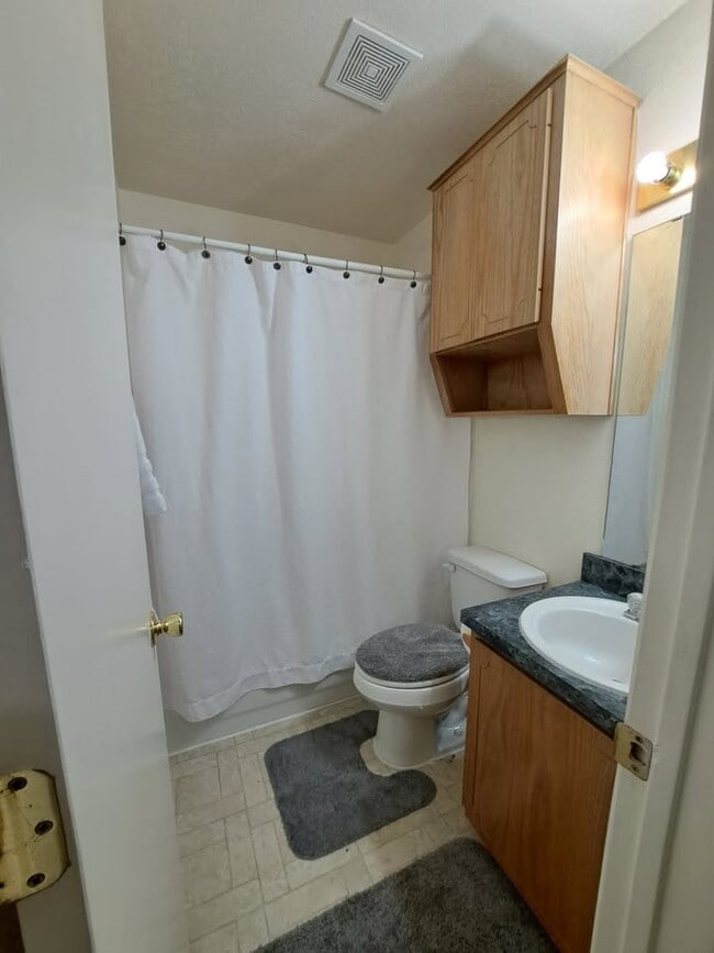 Photo - 1112 Leslie Cir