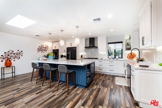 Photo - 1865 El Monte Dr
