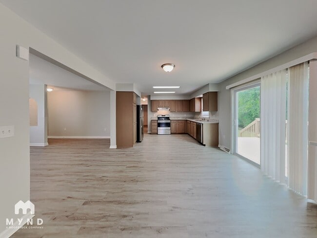 Photo - 215 Clearwater Dr