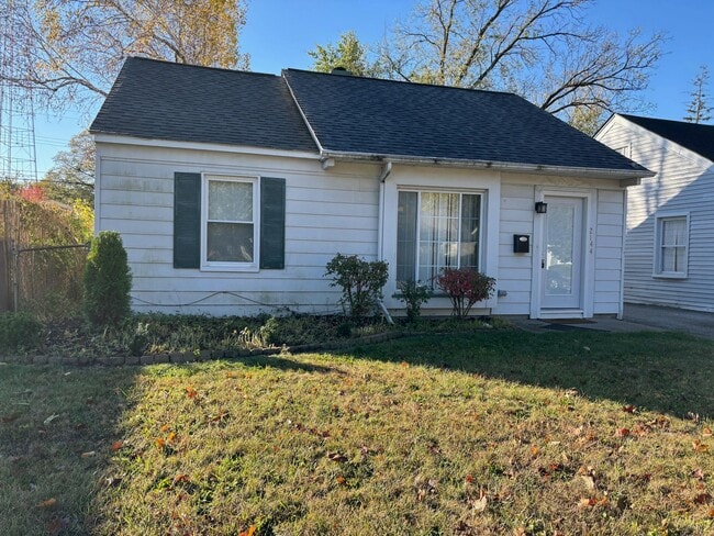 Building Photo - 2144 Browning St