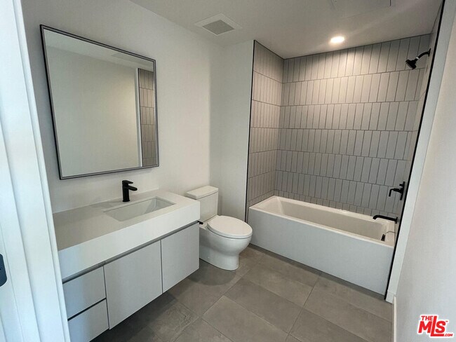 Photo - 904 S New Hampshire Ave Unidad 504