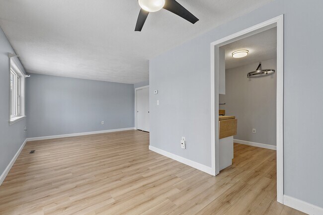 Photo - 73 Kennedy Dr