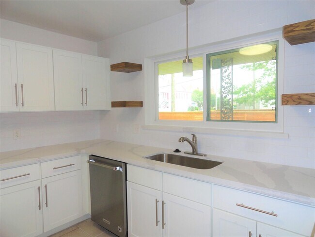 Photo - 2528 Avenue K