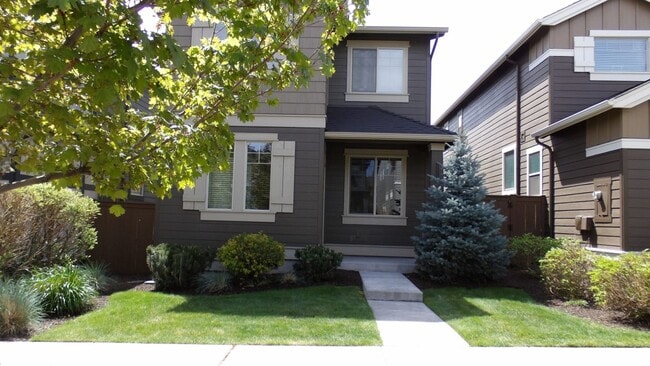 Building Photo - 20801 NE Sierra Dr