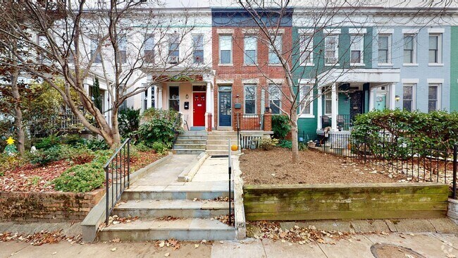 Building Photo - 1517 D St SE Rental