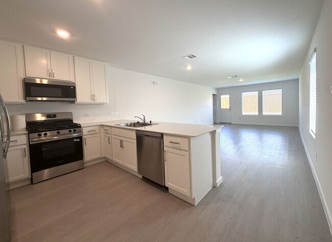 2553 Guineas Ln
