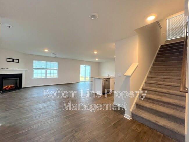 Photo - 1603 Blue Velvet Ln