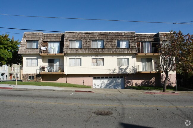 Photo - 200 Maple Ave